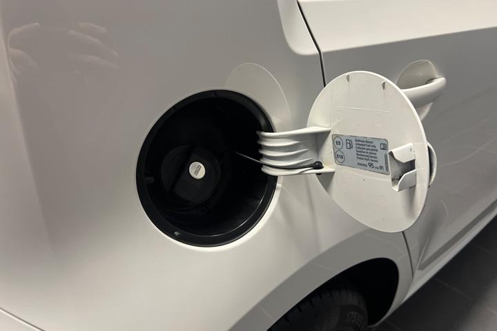 Hvid VW UP! fra 2019