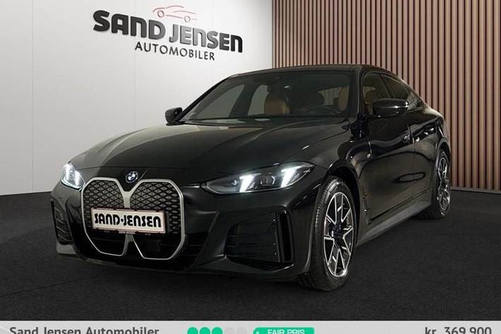 Sort BMW i4 fra 2025 set udefra