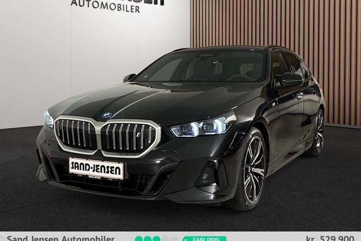Sort BMW i5 fra 2025