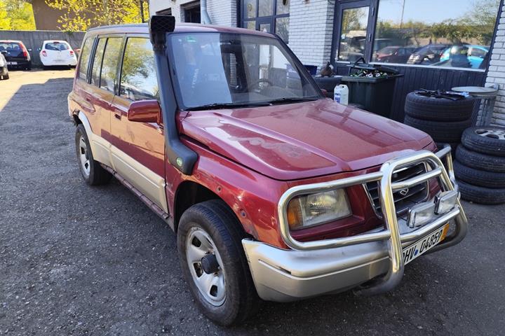 undefined Suzuki Vitara fra 1997 set udefra