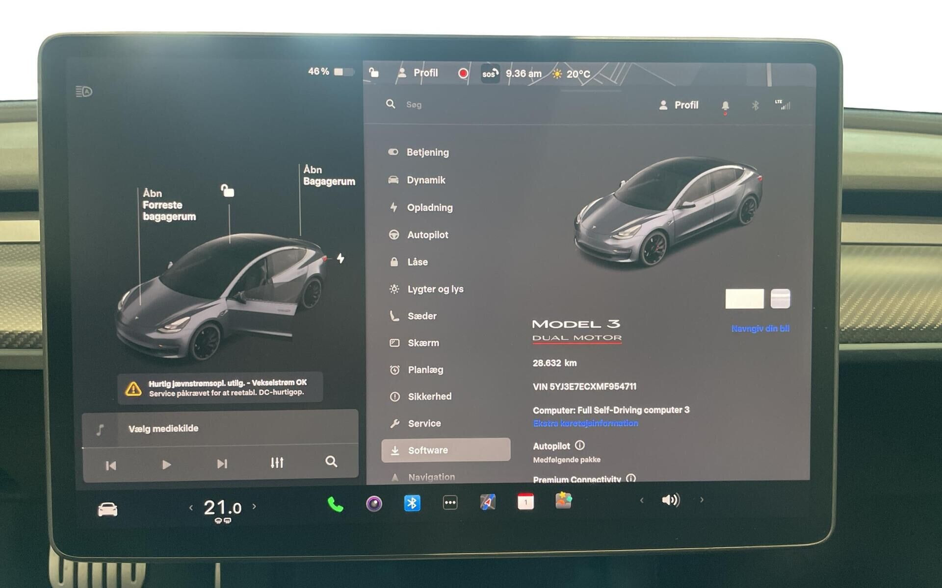 Grå Tesla Model 3 fra 2021