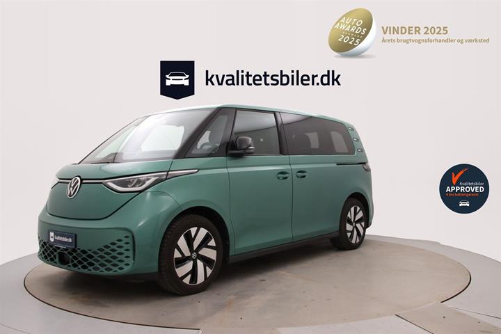 Grøn VW ID.Buzz fra 2023 set udefra