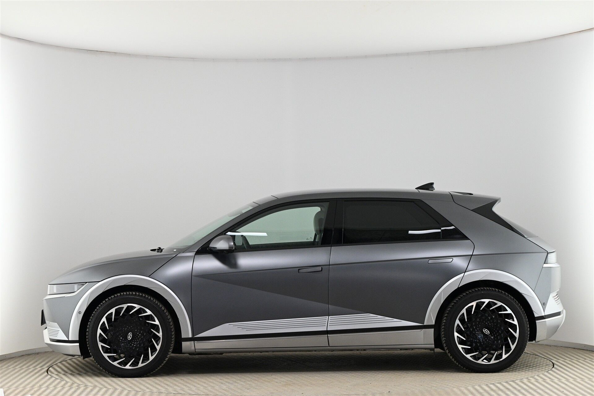 Grå Hyundai Ioniq 5 fra 2022