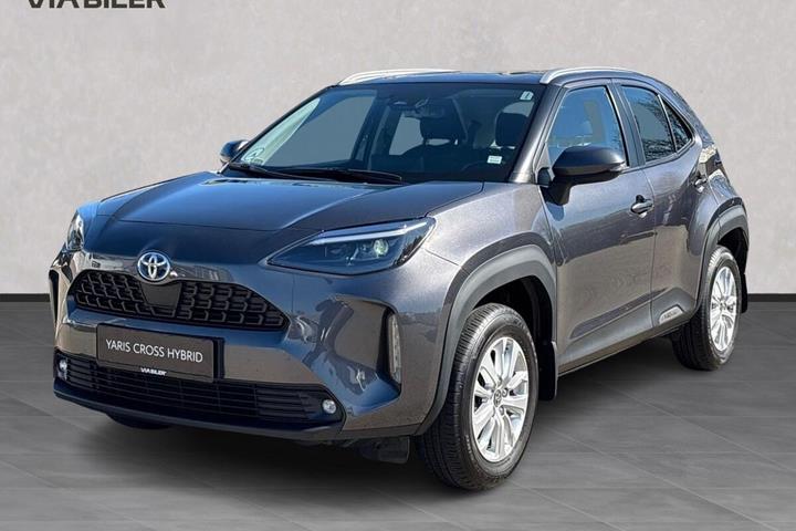 Grå Toyota Yaris Cross fra 2022 set udefra