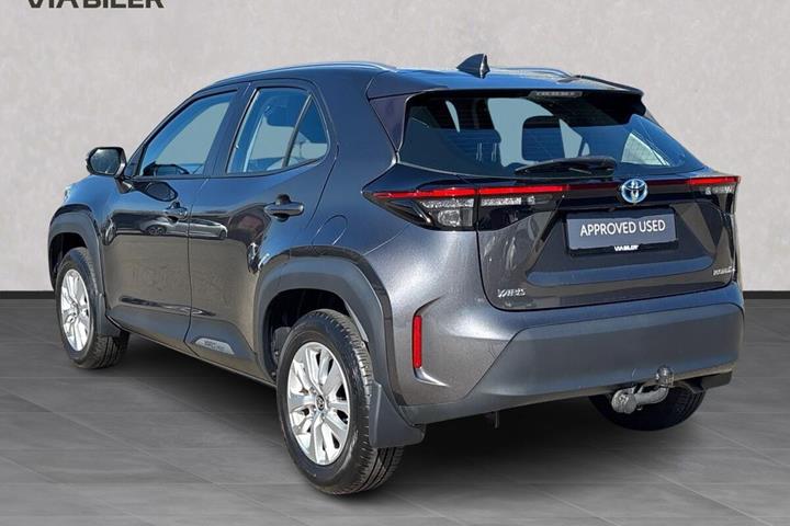 Grå Toyota Yaris Cross fra 2022