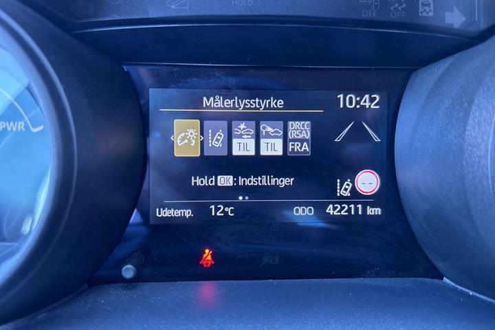 Grå Toyota Yaris Cross fra 2022