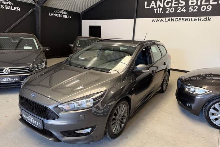 Grå Ford Focus fra 2017