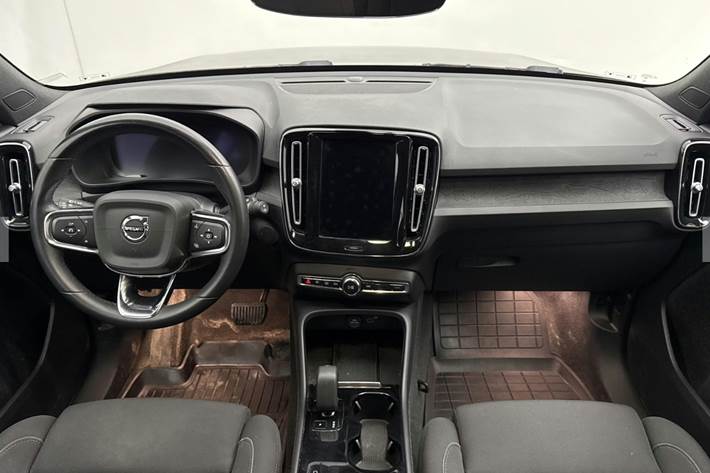 Sort Volvo XC40 fra 2023