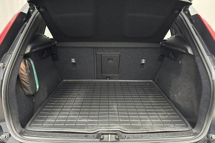 Sort Volvo XC40 fra 2023