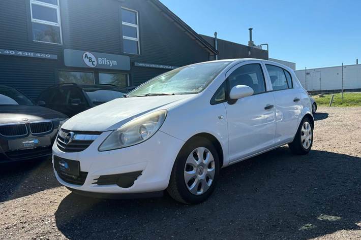 Hvid Opel Corsa fra 2007