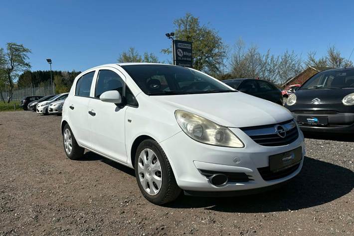 Hvid Opel Corsa fra 2007