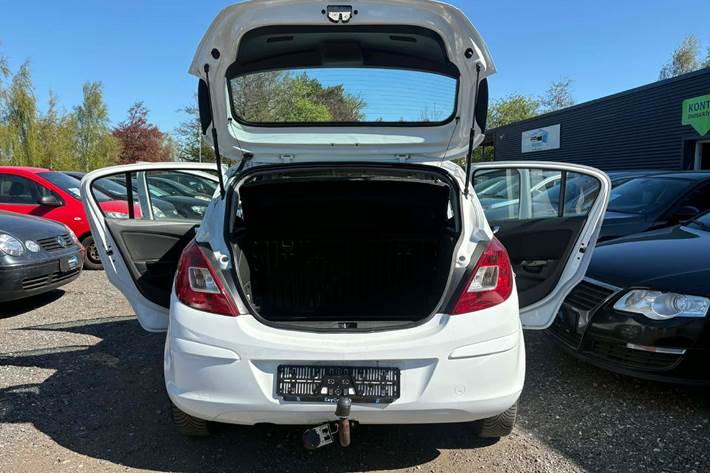 Hvid Opel Corsa fra 2007