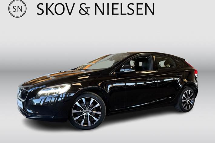 Sort Volvo V40 fra 2019
