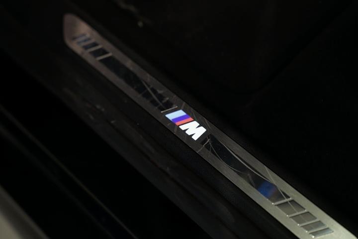 Sort BMW X5 fra 2021