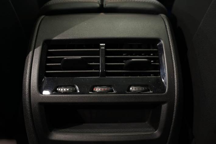 Sort BMW X5 fra 2021