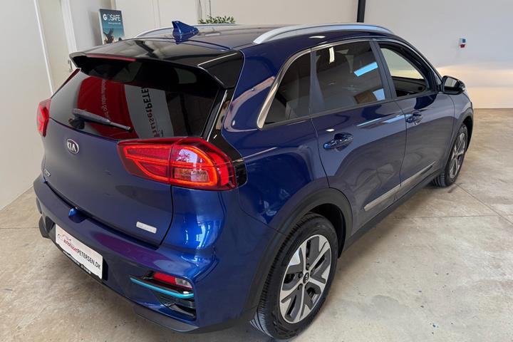 Blå Kia e-Niro fra 2021