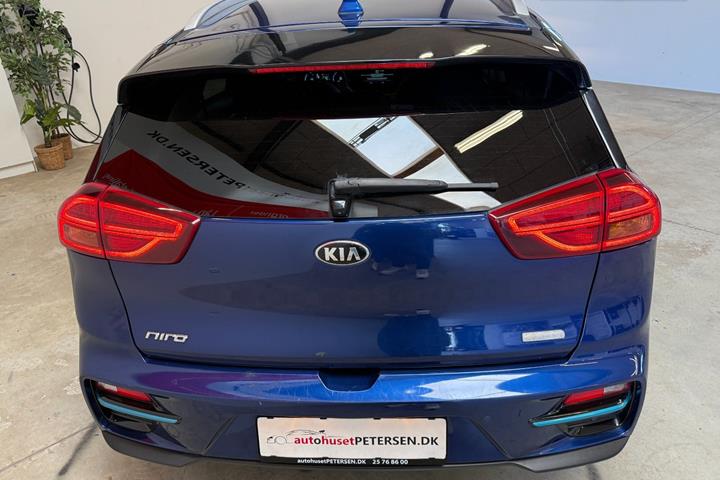 Blå Kia e-Niro fra 2021