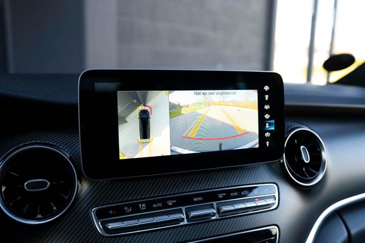 Sort Mercedes V300 d fra 2020