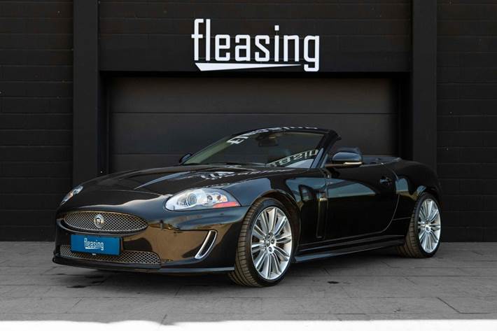 Sort Jaguar XKR fra 2011