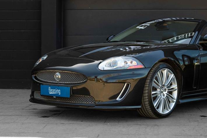 Sort Jaguar XKR fra 2011