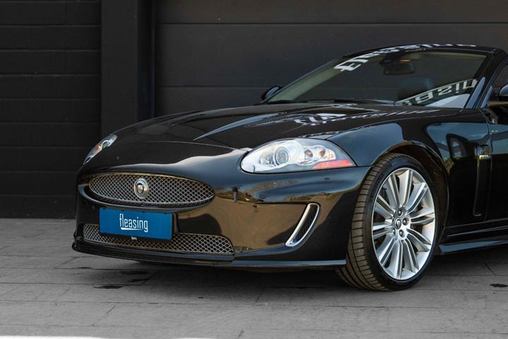 Sort Jaguar XKR fra 2011