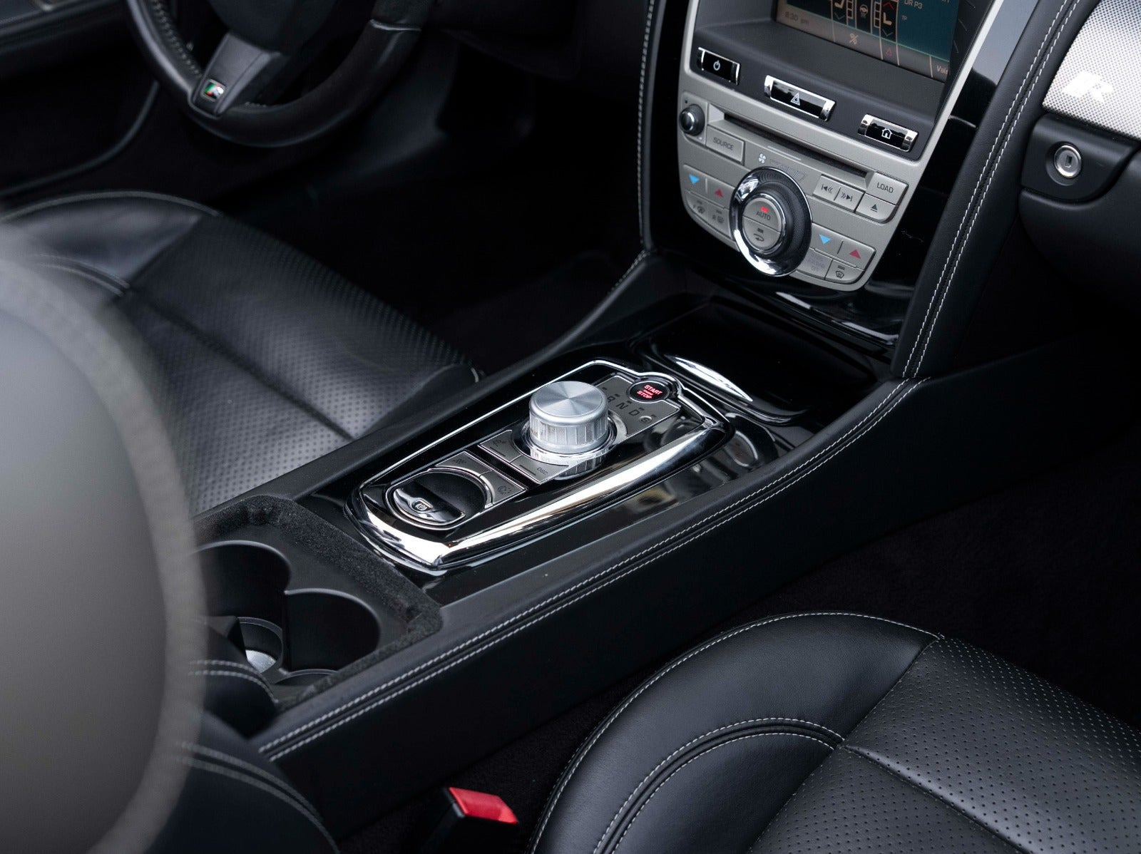 Sort Jaguar XKR fra 2011