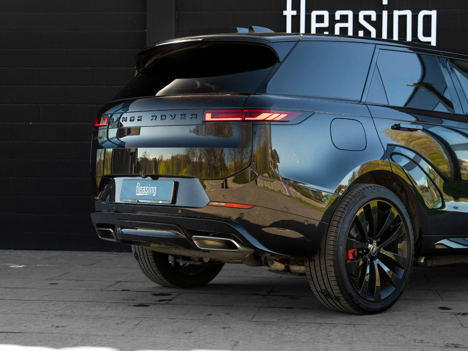 Sort Land Rover Range Rover sport fra 2025