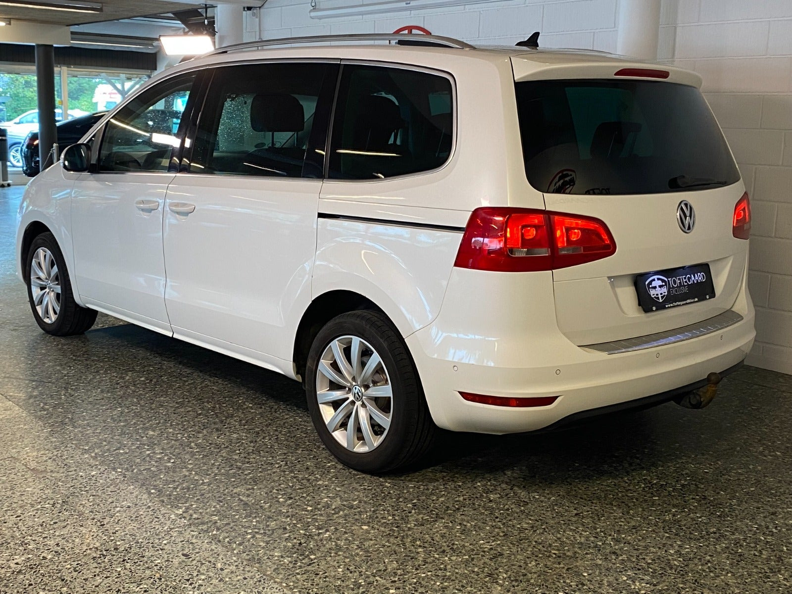Hvid VW Sharan fra 2013