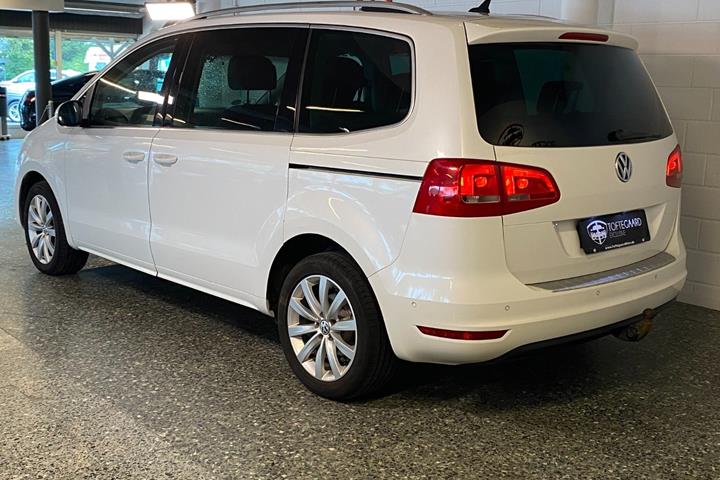 Hvid VW Sharan fra 2013