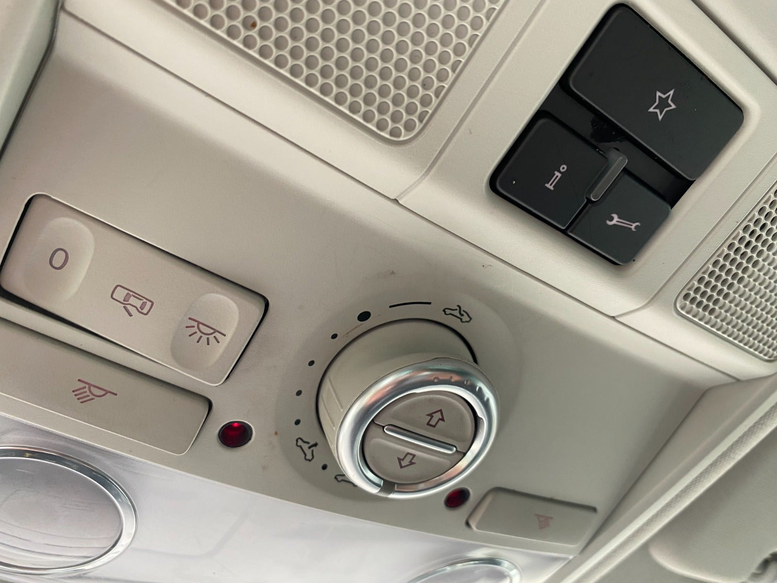 Hvid VW Sharan fra 2013