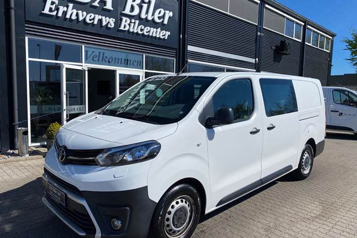Hvid Toyota ProAce fra 2019