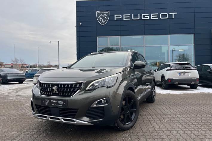 Grøn Peugeot 3008 fra 2017