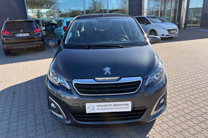 Rød Peugeot 108 fra 2021