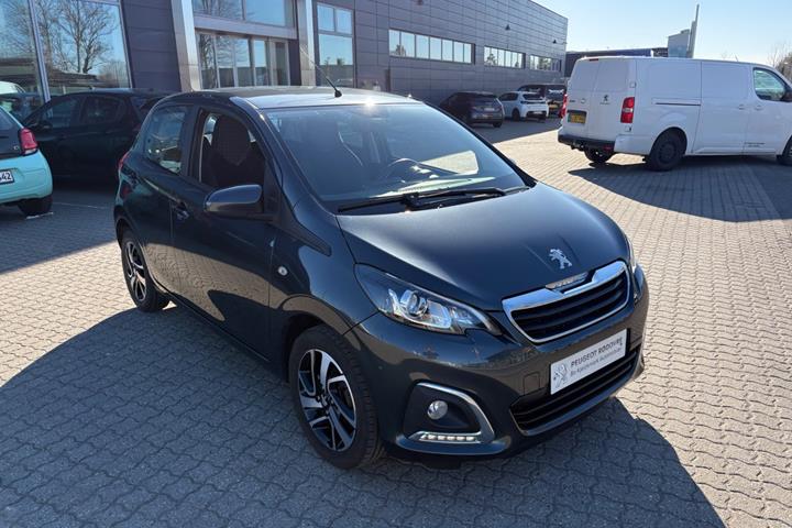 Rød Peugeot 108 fra 2021