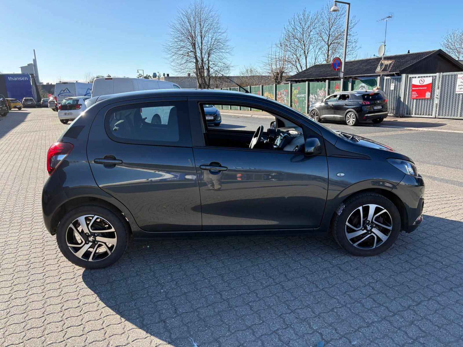 Rød Peugeot 108 fra 2021