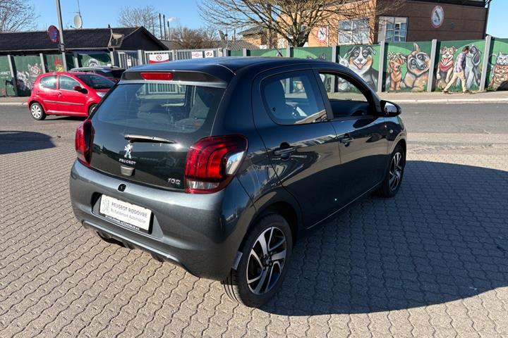 Rød Peugeot 108 fra 2021