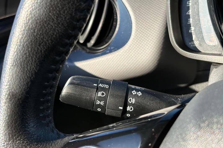 Rød Peugeot 108 fra 2021