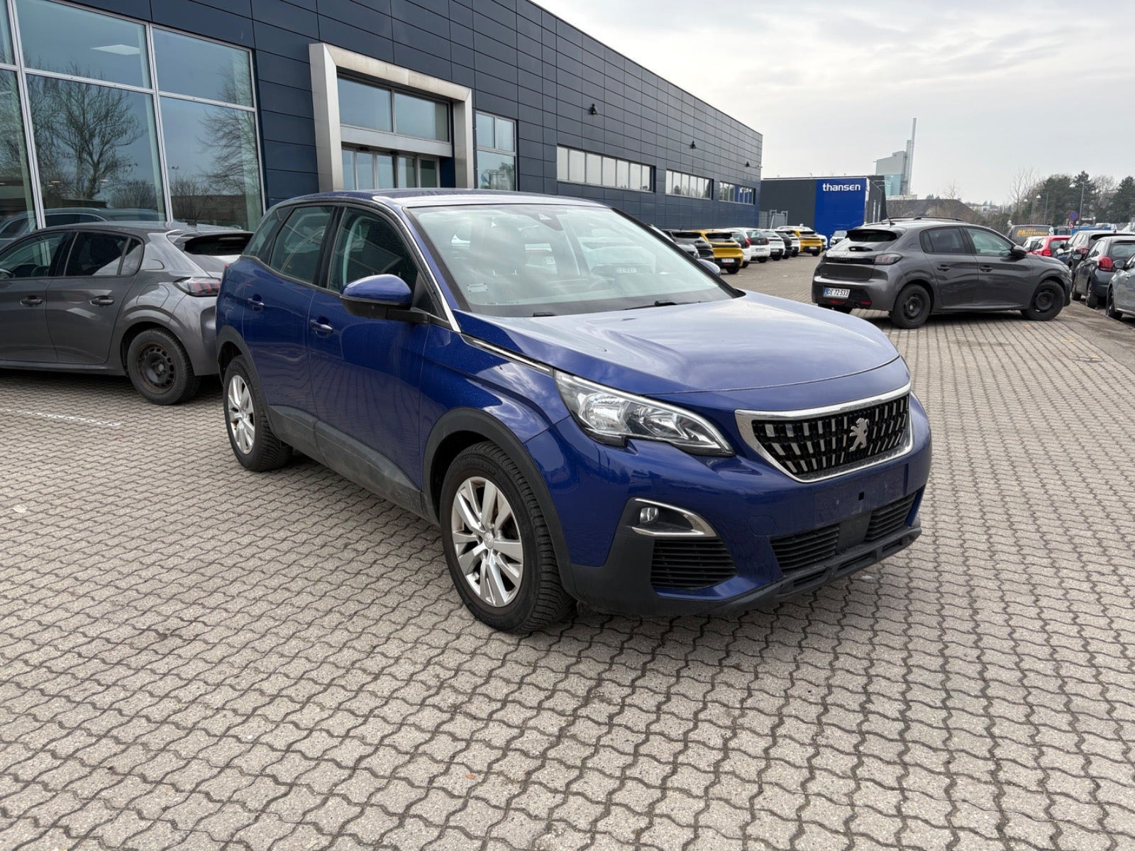 Blå Peugeot 3008 fra 2018