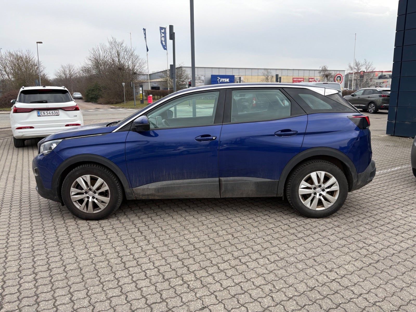 Blå Peugeot 3008 fra 2018