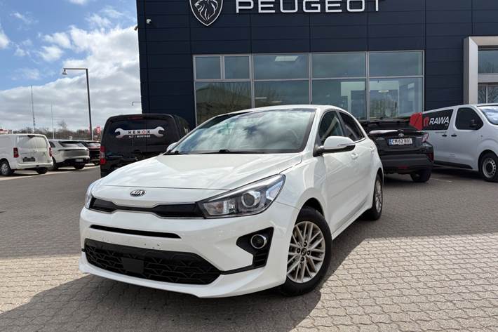 Rød Kia Rio fra 2021