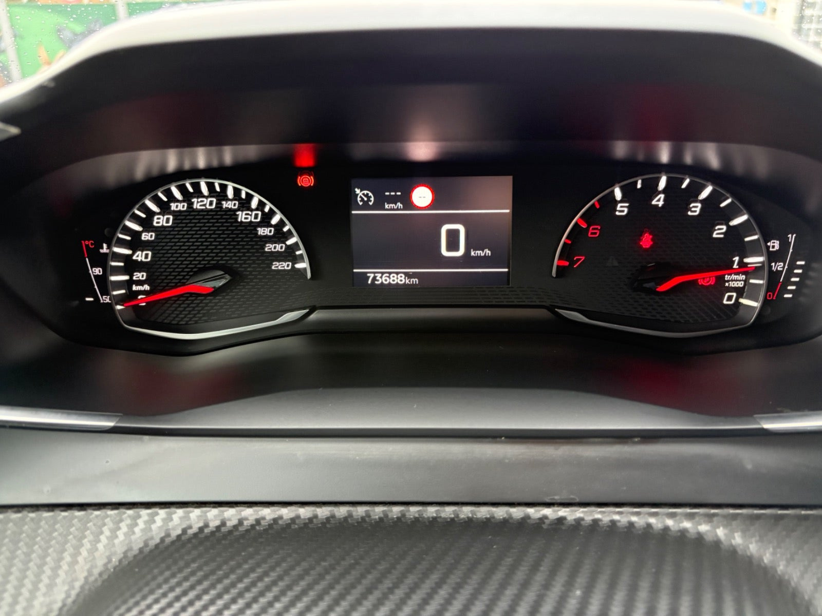 Sort Peugeot 208 fra 2020