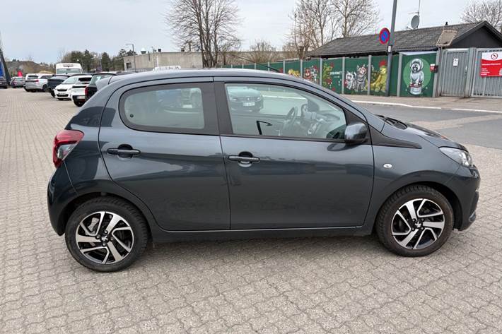 Rød Peugeot 108 fra 2021