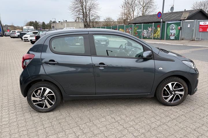 Rød Peugeot 108 fra 2021