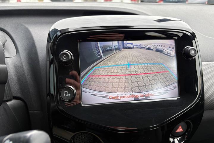 Rød Peugeot 108 fra 2021