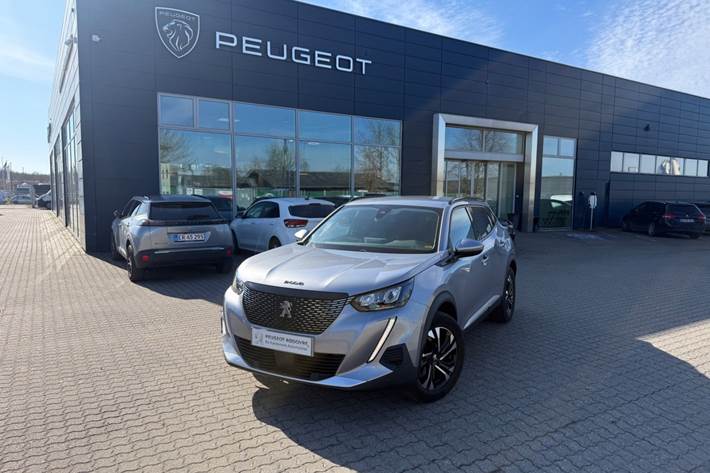 Rød Peugeot 2008 fra 2020