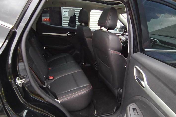 Sort MG ZS fra 2022