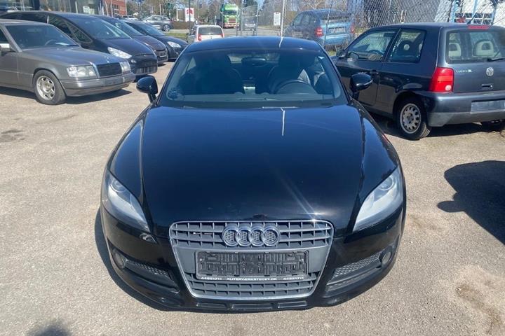 undefined Audi TT fra 2008 set udefra