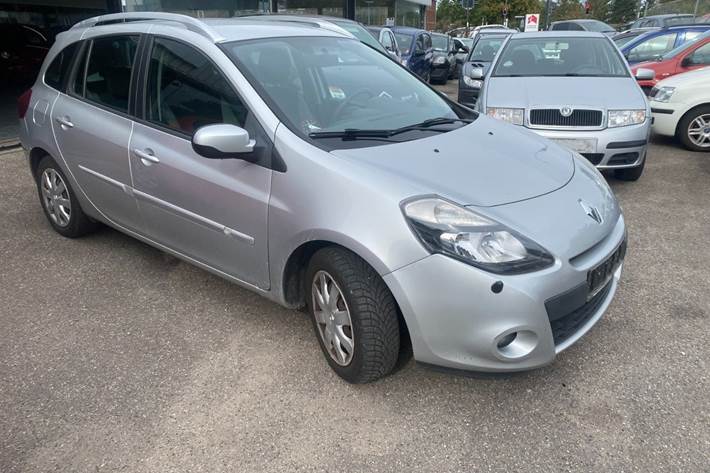 Sølv Renault Clio III fra 2013