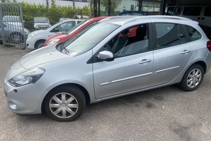 Sølv Renault Clio III fra 2013