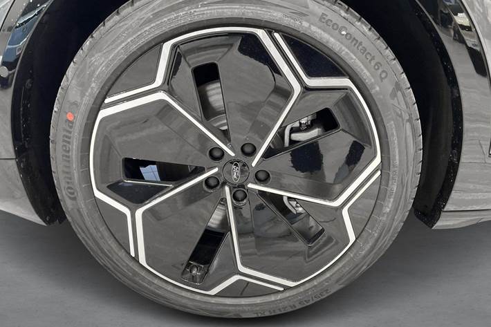 Grå Ford Capri fra 2026